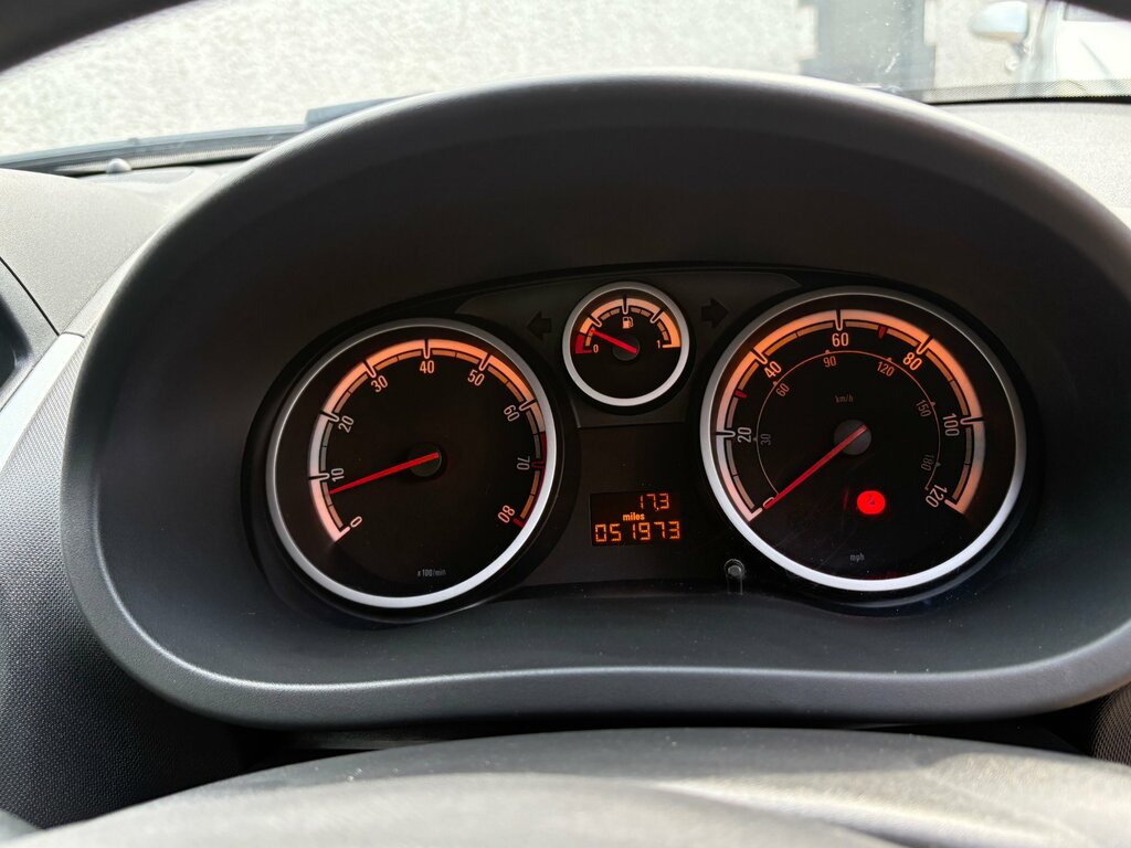 Vauxhall Corsa Excite 1.2 Ac White #6