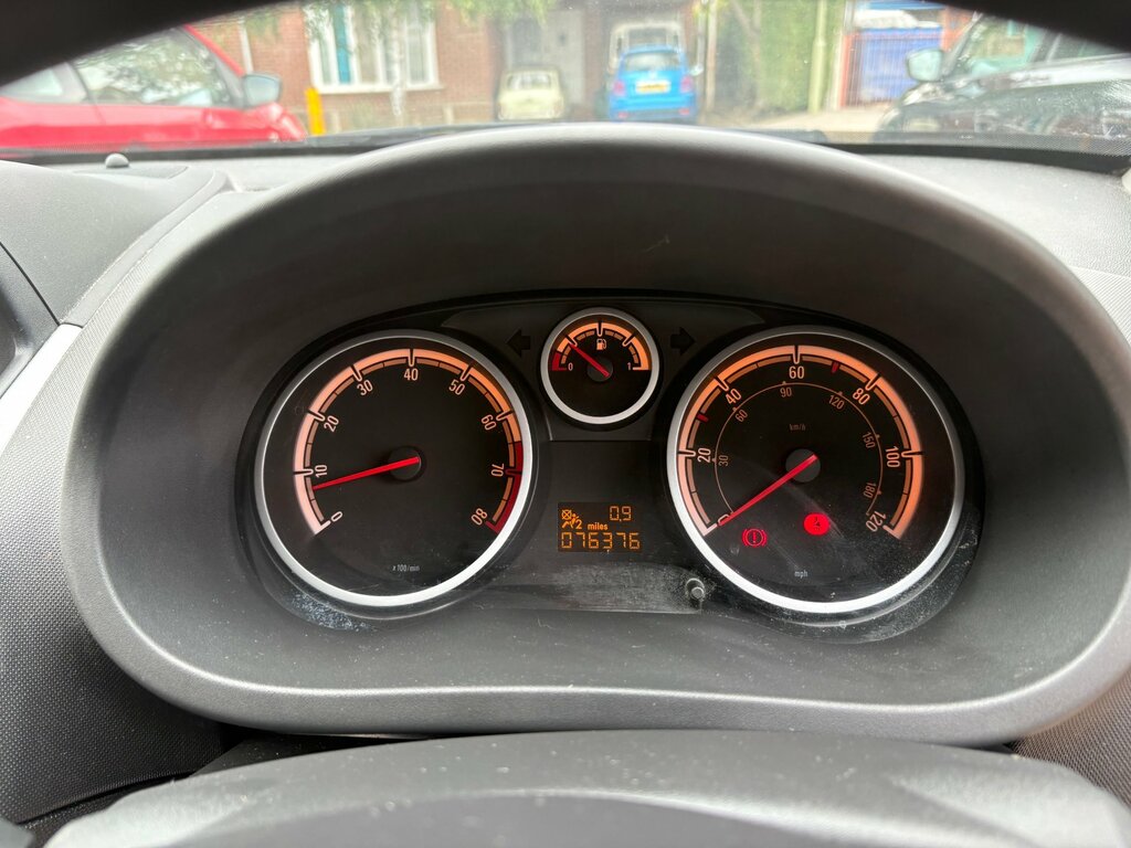 Vauxhall Corsa 1.2 Energy Ac 83 Bhp White #7