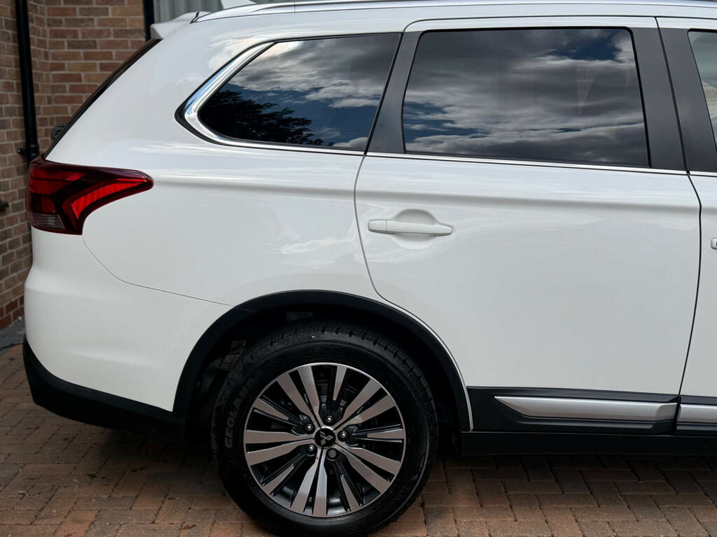 Mitsubishi Outlander 2.0 Juro Cvt Red #29