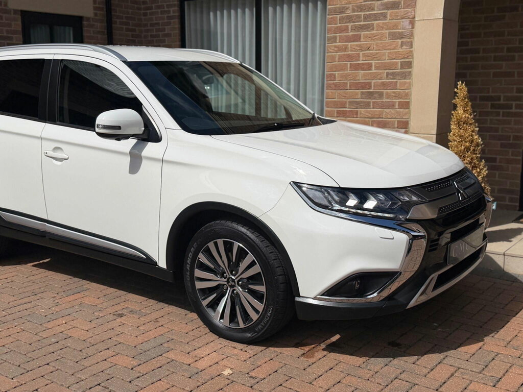 Mitsubishi Outlander 2.0 Mivec 4 Cvt 4Wd Euro 6 Ss White #6