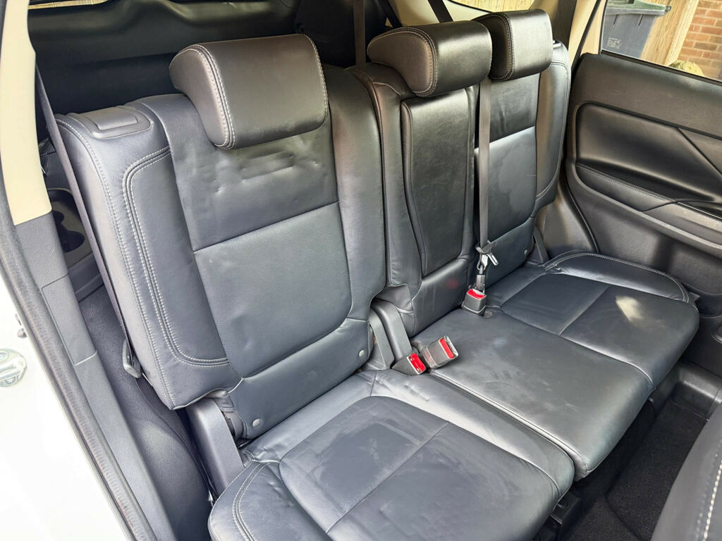 Mitsubishi Outlander 2.0 Juro Cvt Red #16