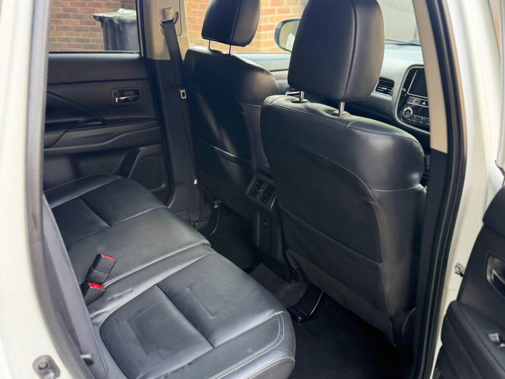 Mitsubishi Outlander 2.0 Juro Cvt Red #17