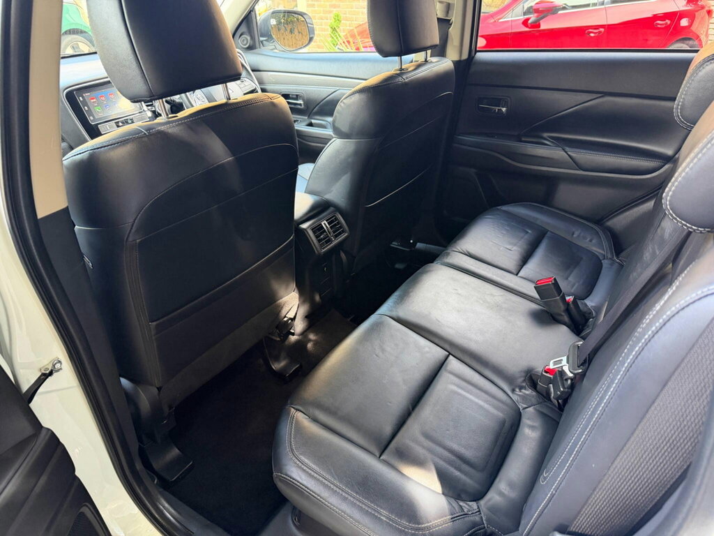 Mitsubishi Outlander 2.0 Juro Cvt Red #15