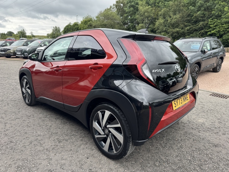Toyota Aygo X 1.0 Vvt-i Edge Red #5