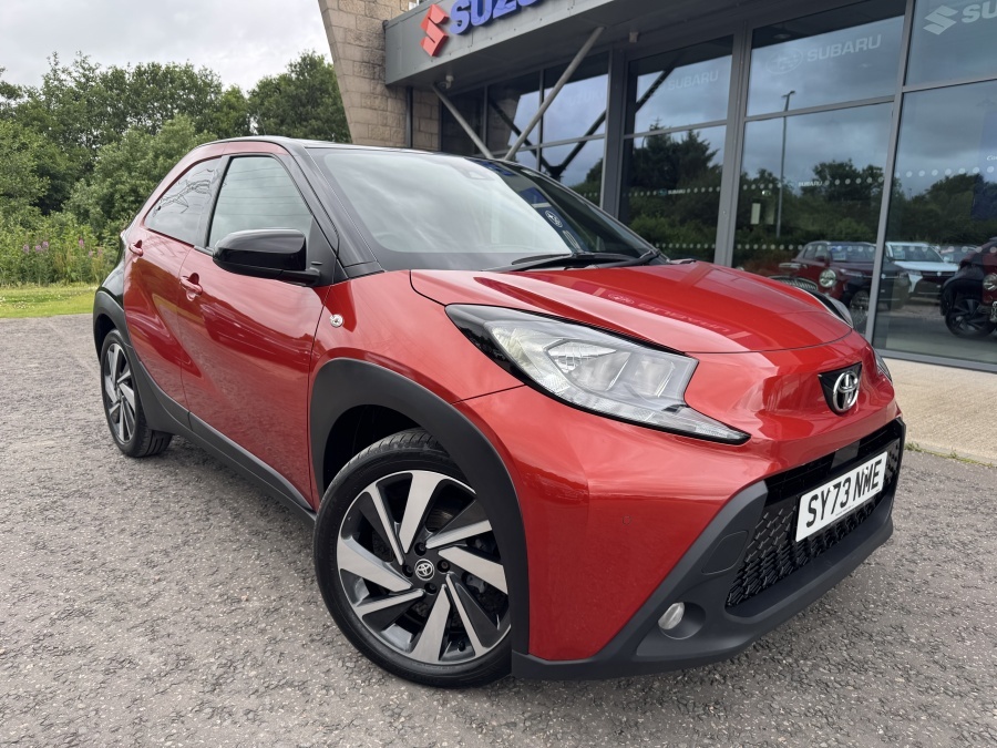 Toyota Aygo X 1.0 Vvt-i Edge Red