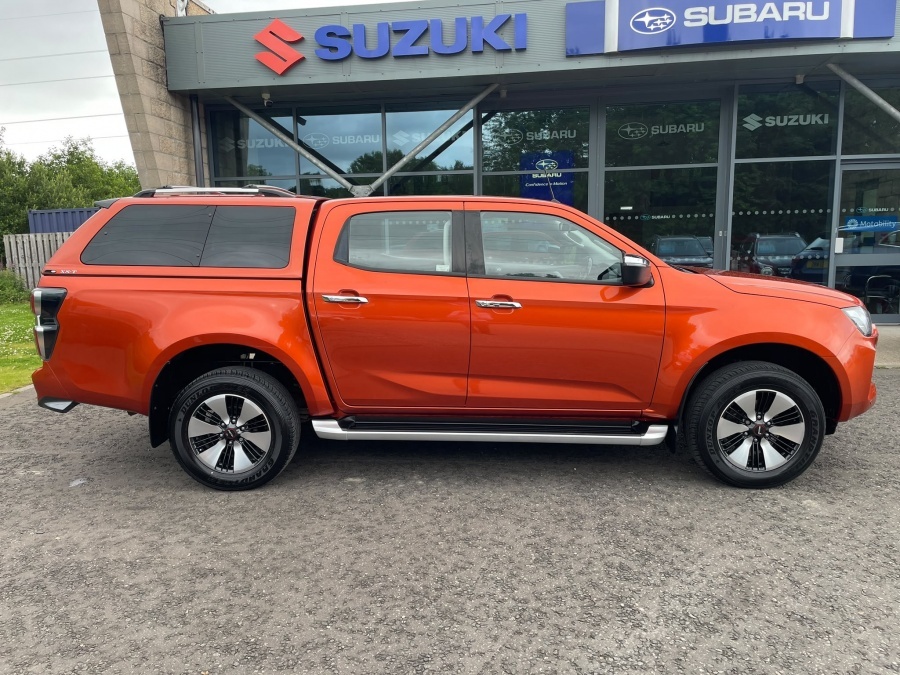 Isuzu D-Max V-cross Dcb Truck Of The Year 2024 Orange #10