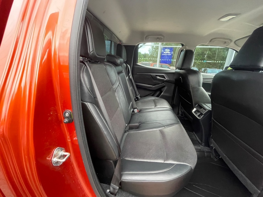 Isuzu D-Max V-cross Dcb Truck Of The Year 2024 Orange #12