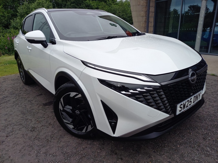 Nissan Qashqai 1.3 Dig-t Mh 158 N-connecta Xtronic White