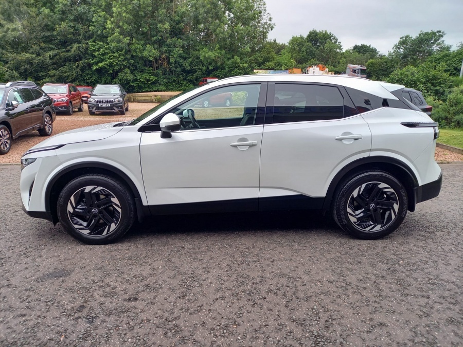 Nissan Qashqai 1.3 Dig-t Mh 158 N-connecta Xtronic White #6