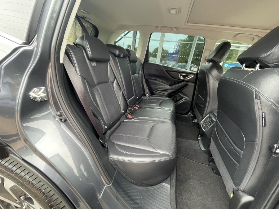 Subaru Forester E-boxer Xe Silver #11