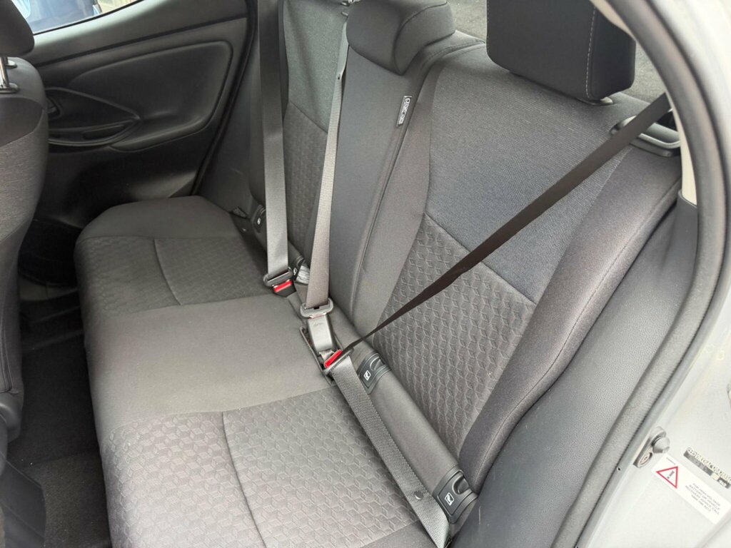 Toyota Yaris 1.5 Vvt-h Design E-cvt Euro 6 Ss Silver #3