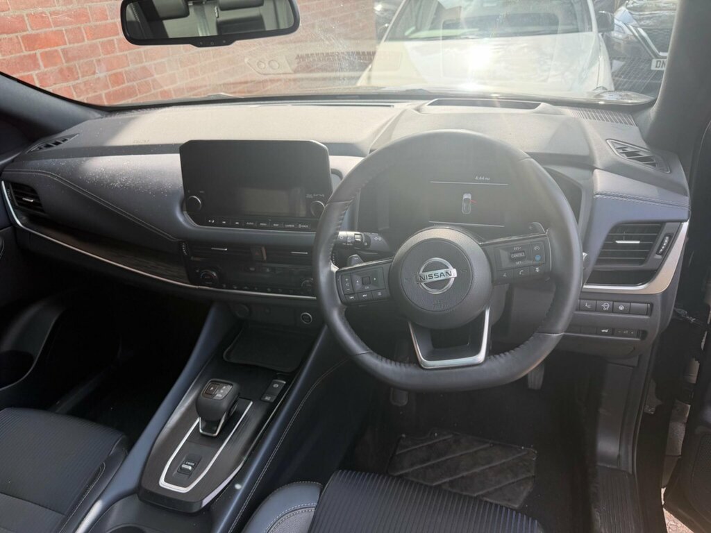 Nissan Qashqai Tekna Red #12