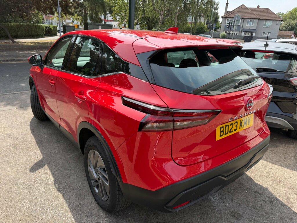 Nissan Qashqai 1.3 Dig-t Mhev Acenta Premium Xtron Euro 6 Ss 5 Red #2