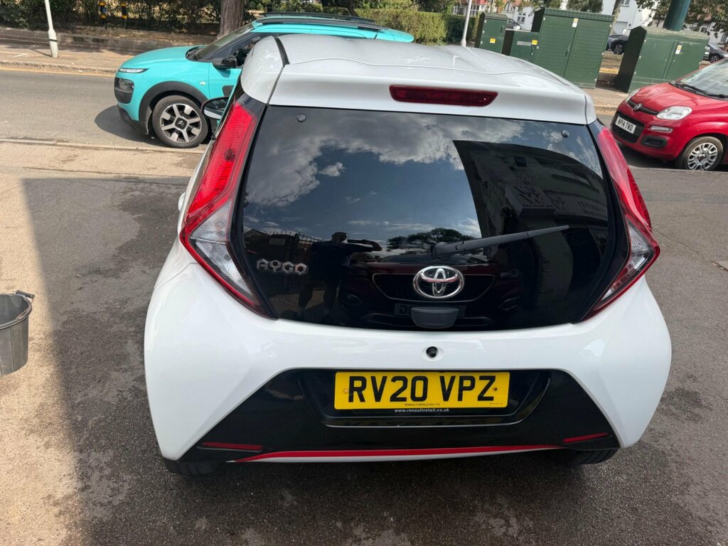 Toyota Aygo 1.0 Vvt-i X-trend Funroof X-shift Euro 6 White #3