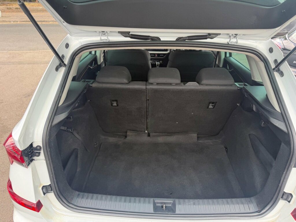 Skoda Kamiq Se Black #4