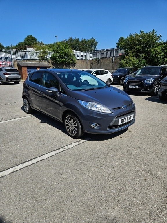 Ford Fiesta Titanium DK11VKV Grey #2