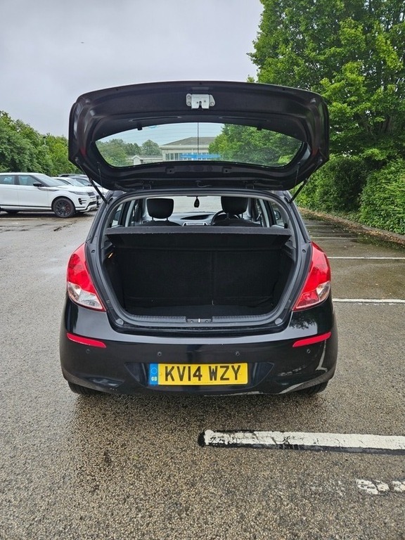 Hyundai I20 1.2 Classic 84 Bhp Red #10