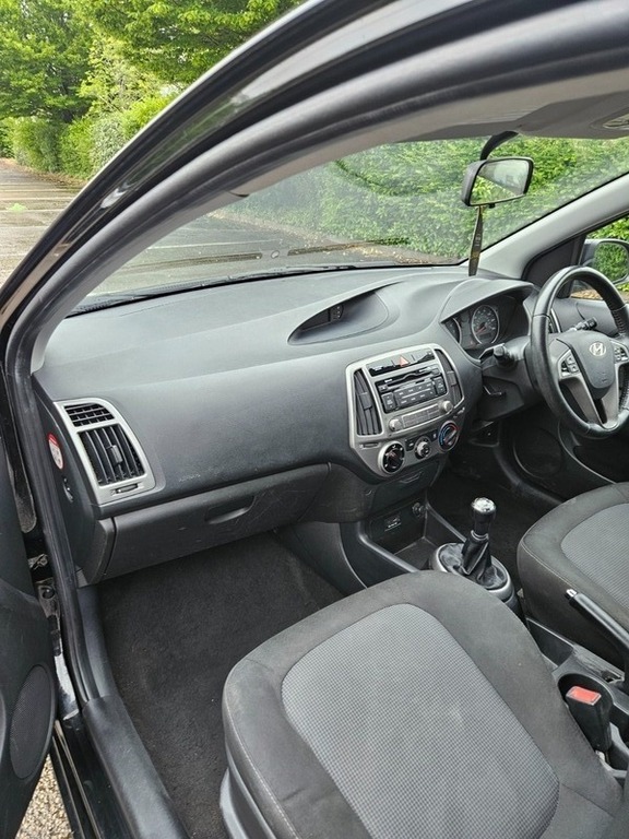 Hyundai I20 1.2 Classic 84 Bhp Red #8