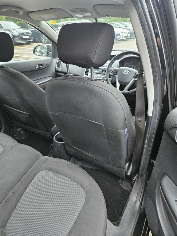 Hyundai I20 1.2 Classic 84 Bhp Red #11