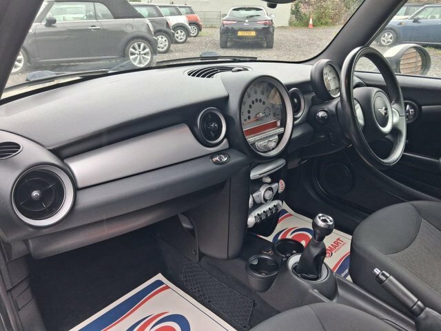 Mini Convertible 1.6 Cooper D White #9