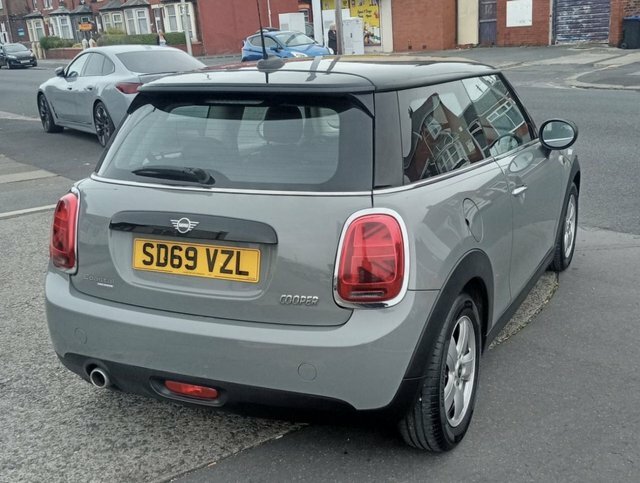 Mini Hatch 1.5 Cooper Classic Hatchback Eur Grey #4