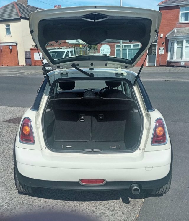 Mini Hatch Cooper D Silver #7
