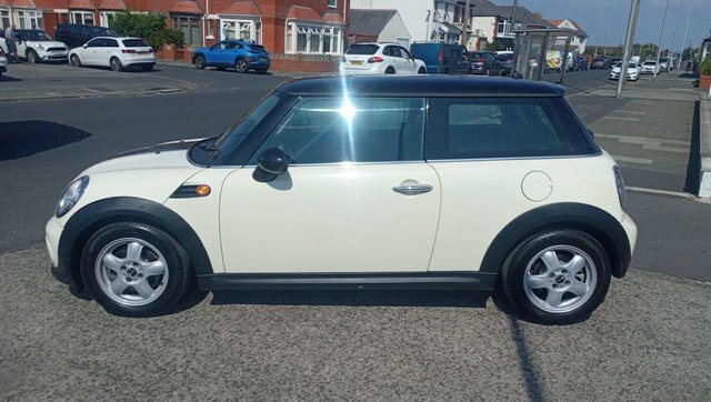 Mini Hatch 1.6 Cooper Hatchback Euro 5 122 White #5