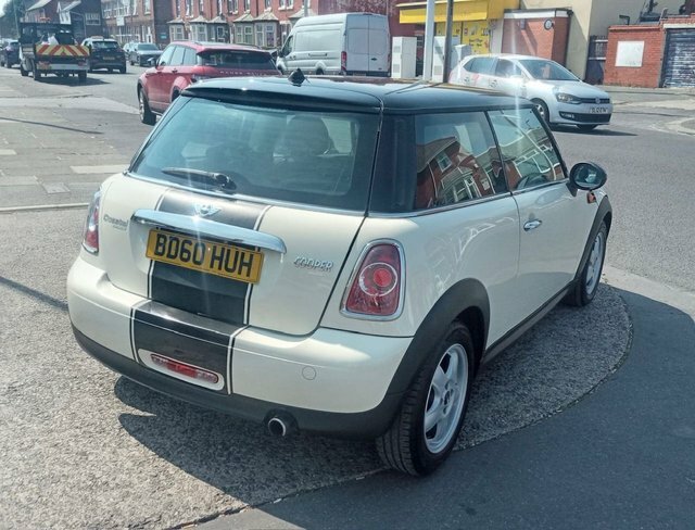 Mini Hatch 1.6 Cooper Hatchback Euro 5 122 White #3