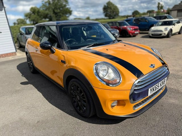 Mini Hatch 1.5 Cooper Hatchback Euro 6 S S Orange #2