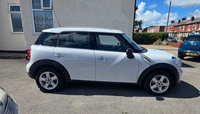 Mini Countryman 1.6 One Suv Euro 5 S S 98 Ps White #5