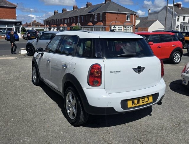 Mini Countryman 1.6 One Suv Euro 5 S S 98 Ps White #3