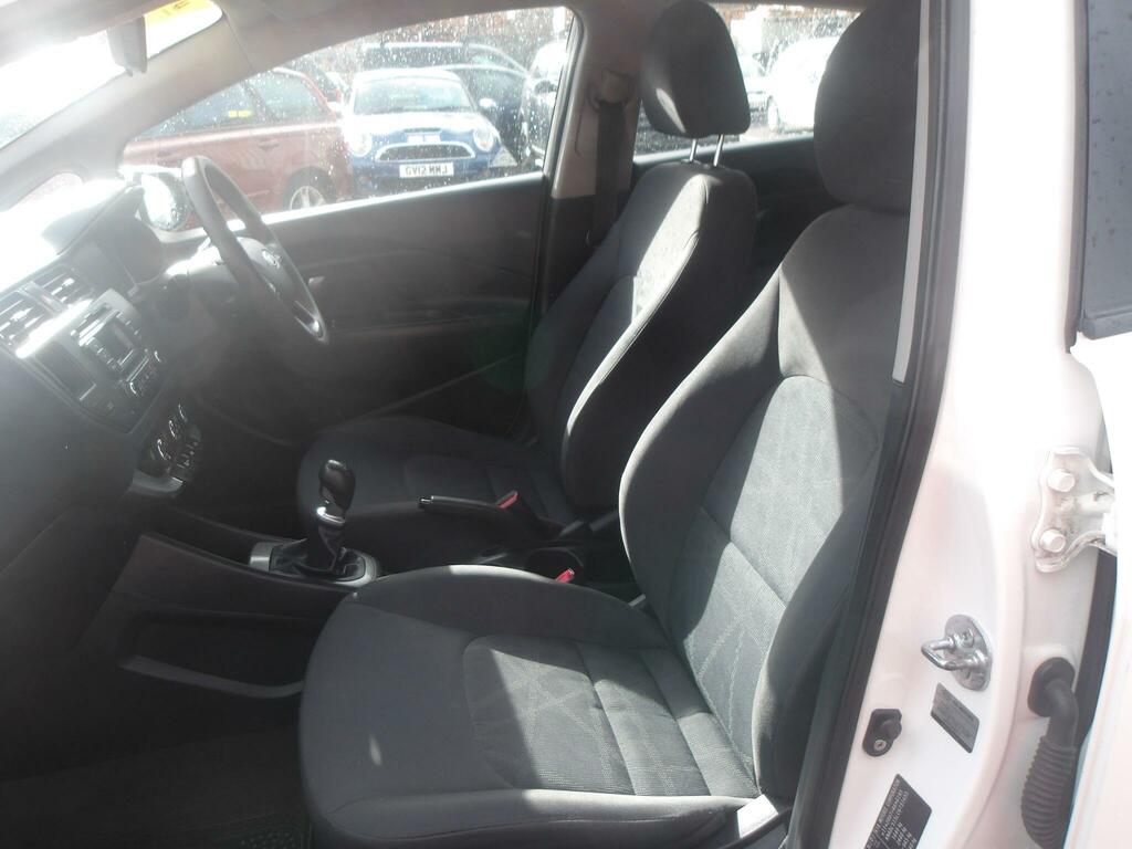Kia RIO Vehicle Details Price - 3995 Make Kia Model Rio Silver #23