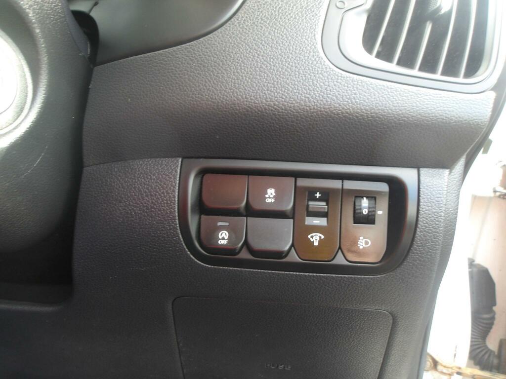 Kia RIO Vehicle Details Price - 3995 Make Kia Model Rio Silver #32