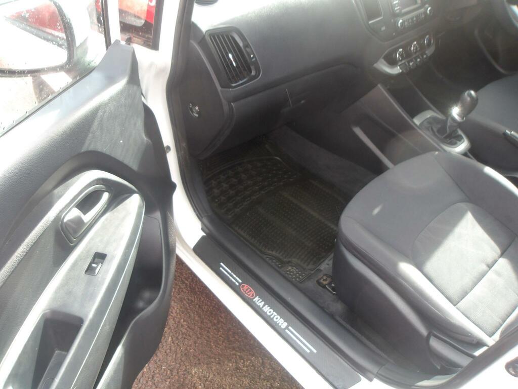 Kia RIO Vehicle Details Price - 3995 Make Kia Model Rio Silver #24