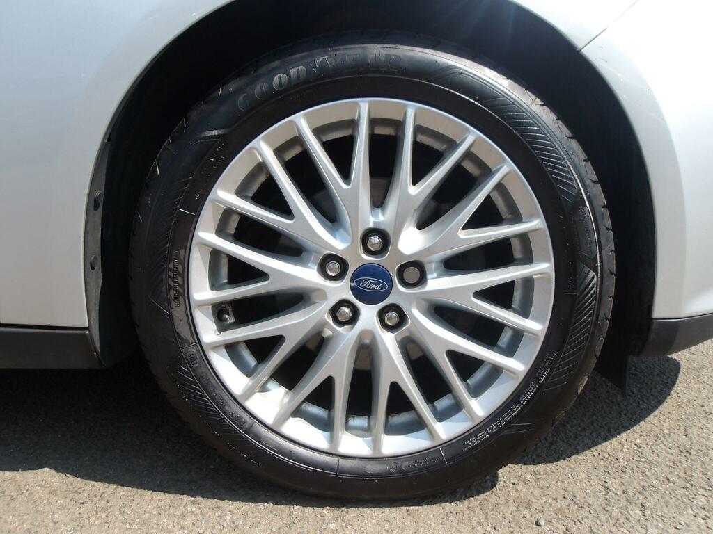 Ford Focus 1.6 Titanium Navigator Powershift Euro 5 White #14