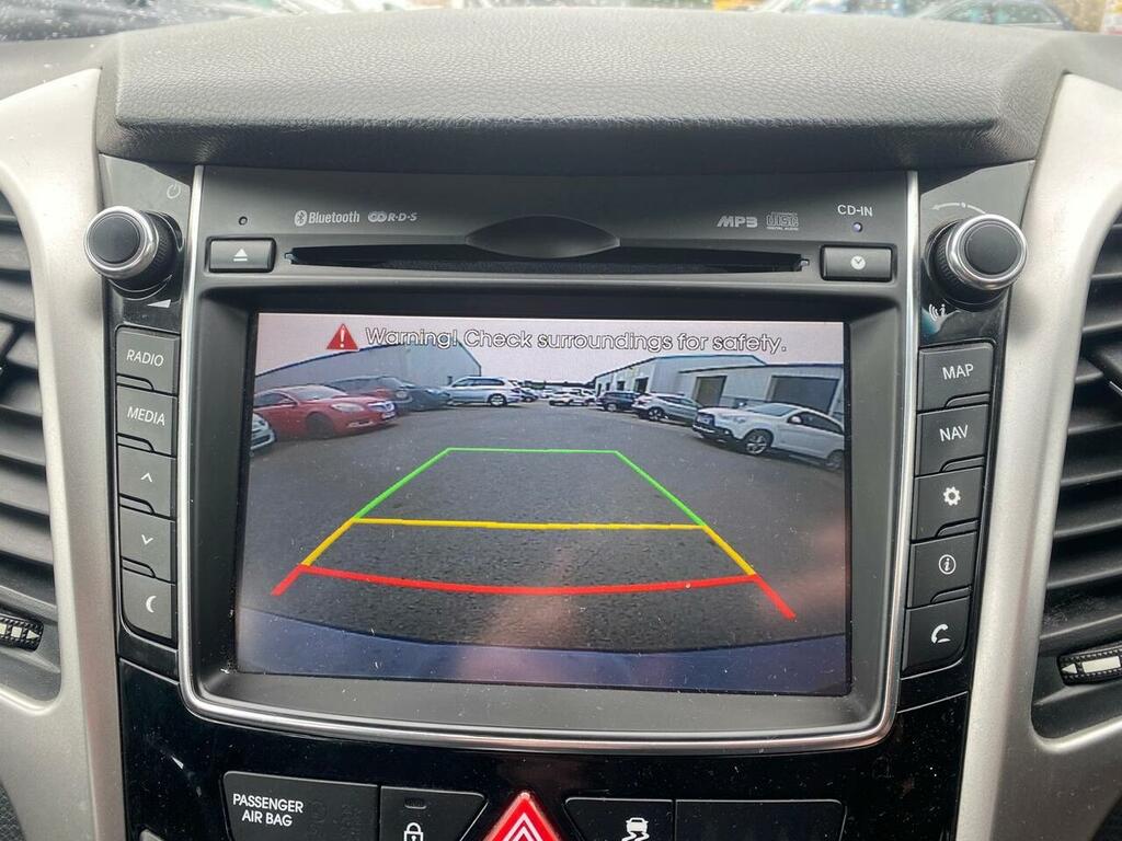 Hyundai I30 1.4 Blue Drive Se Nav Hatchback Brown #2
