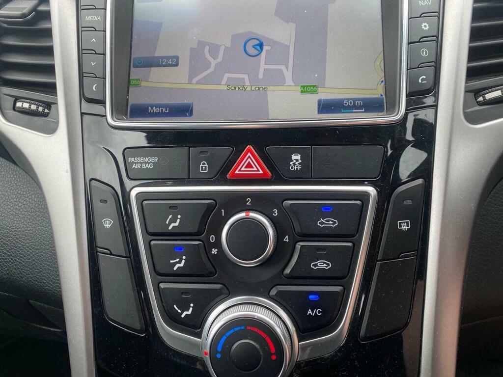 Hyundai I30 1.4 Blue Drive Se Nav Hatchback Brown