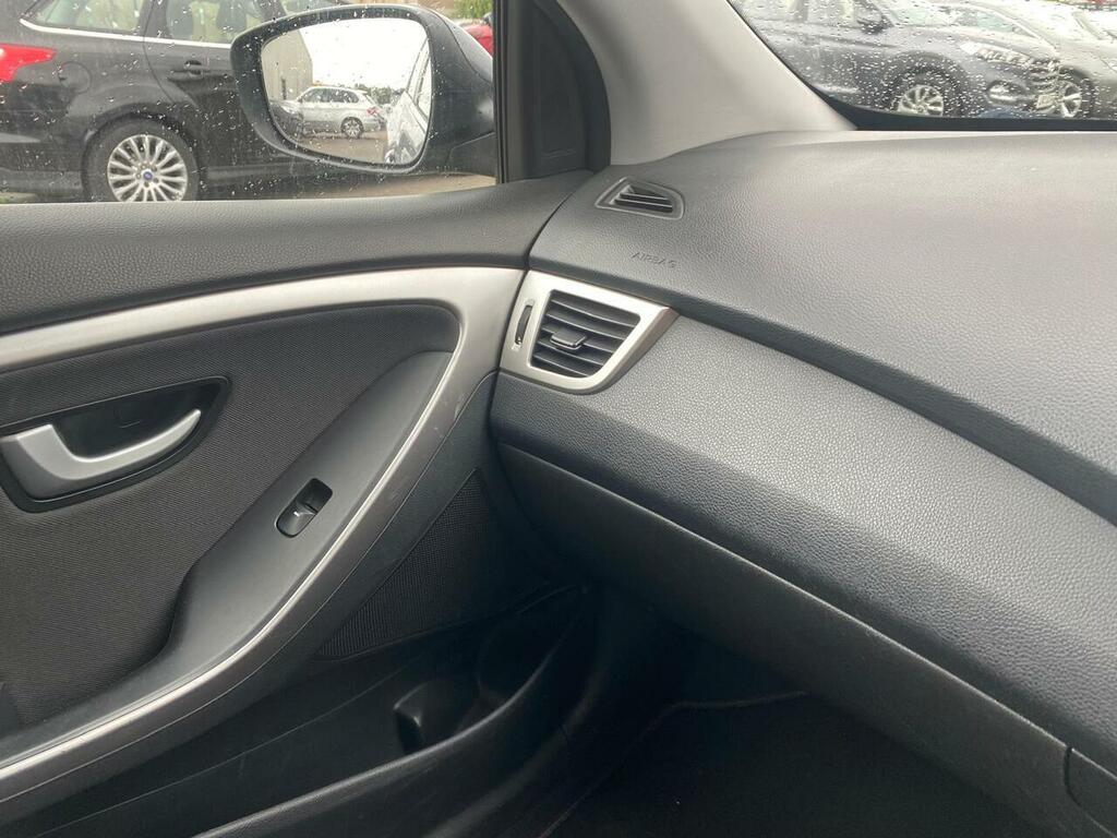 Hyundai I30 1.4 Blue Drive Se Nav Hatchback Brown #3