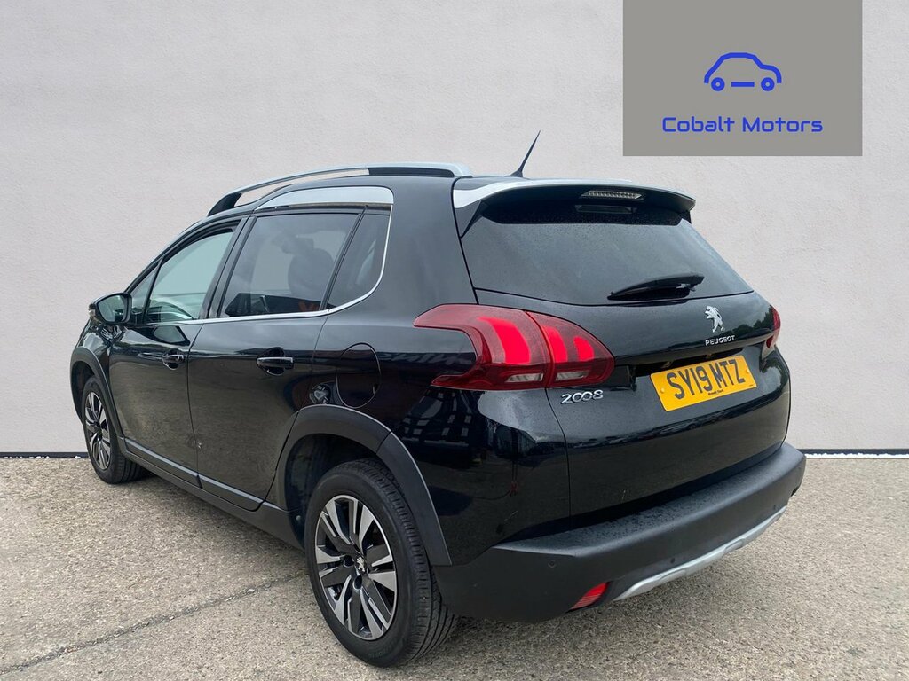 Peugeot 2008 1.2 Puretech Allure Premium Suv Black #2
