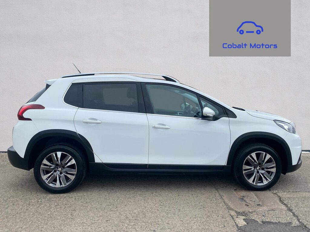 Peugeot 2008 1.2 Puretech Allure Premium Suv White #4