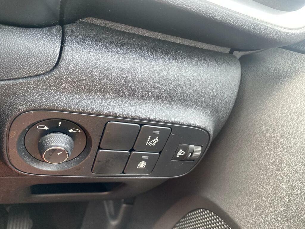 Citroen C3 1.2 Puretech 110 Flair Eat6 White #18