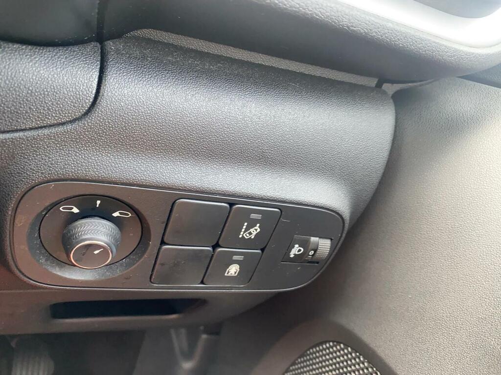 Citroen C3 1.2 Puretech 110 Flair Eat6 White #24