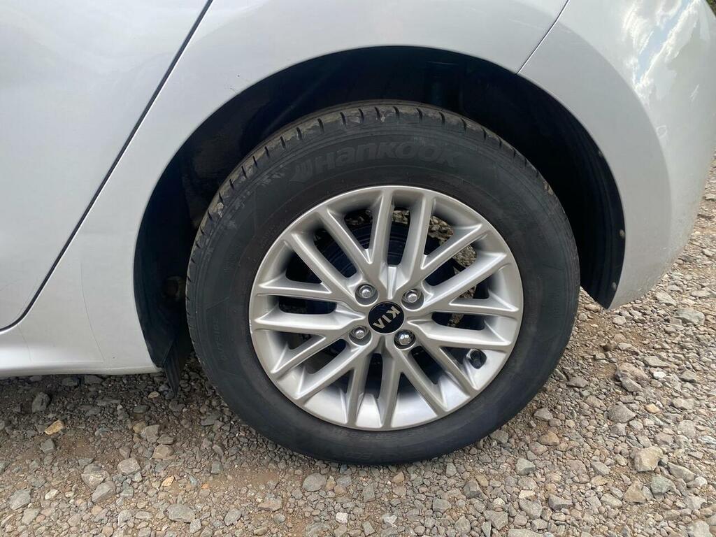Kia RIO 1.25 2 Hatchback Euro 6 S S 8 Silver