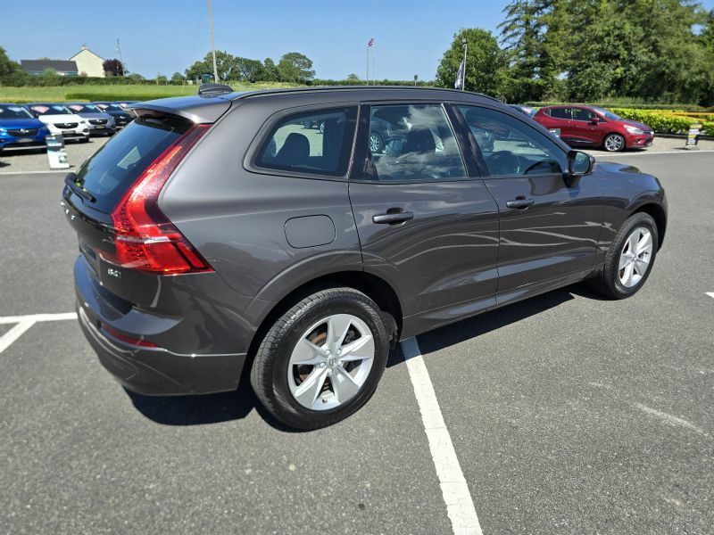 Volvo XC60 Momentum 2.0 B4 Mhev Awd YW71BPE Grey #5