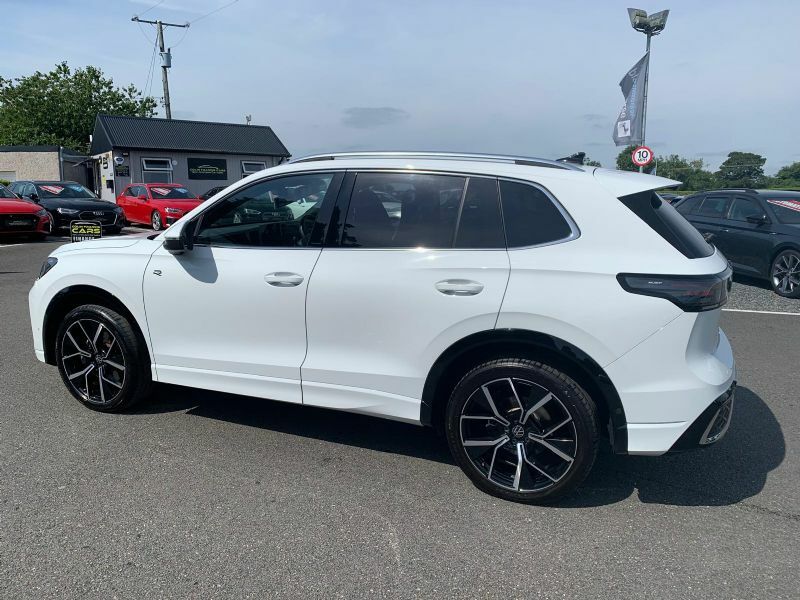 Volkswagen Tiguan R VU24KKT White #3