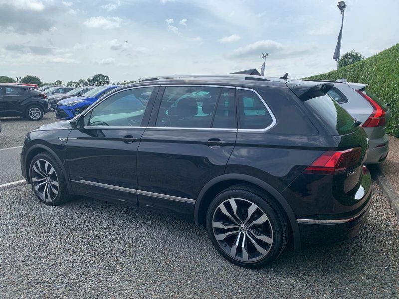 Volkswagen Tiguan R CF19JNU Black #3