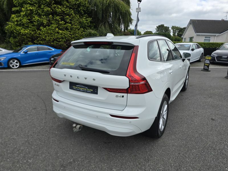 Volvo XC60 Momentum 2.0 B4 Mhev Awd FY22WXN White #4