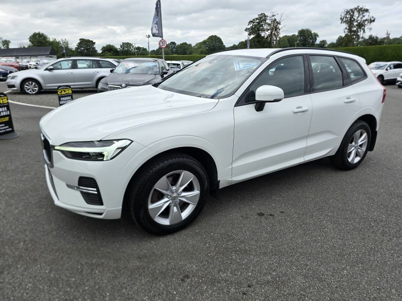 Volvo XC60 Momentum 2.0 B4 Mhev Awd FY22WXN White #2