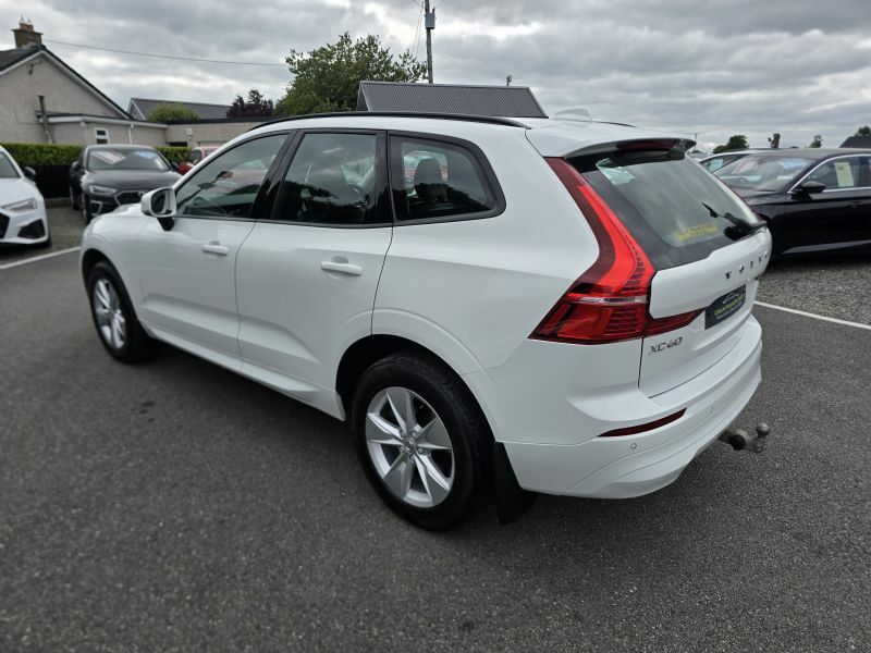 Volvo XC60 Momentum 2.0 B4 Mhev Awd FY22WXN White #3