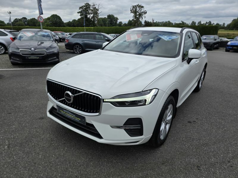 Volvo XC60 Momentum 2.0 B4 Mhev Awd FY22WXN White